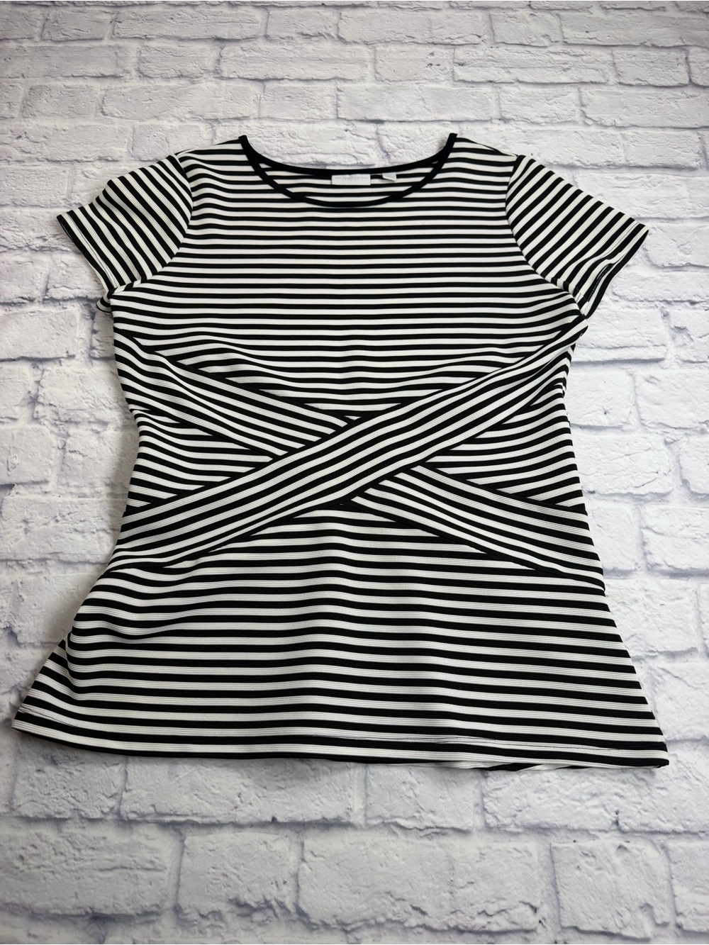 New York & Company Black and White Striped Short Sleeve Twist Blouse. Size Large